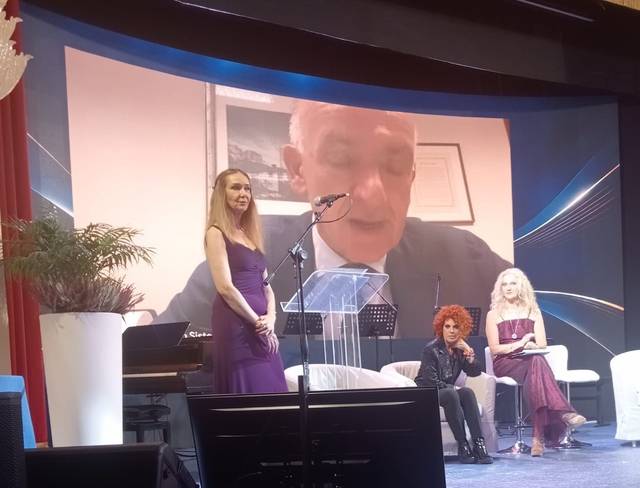 Un intervento in collegamento video