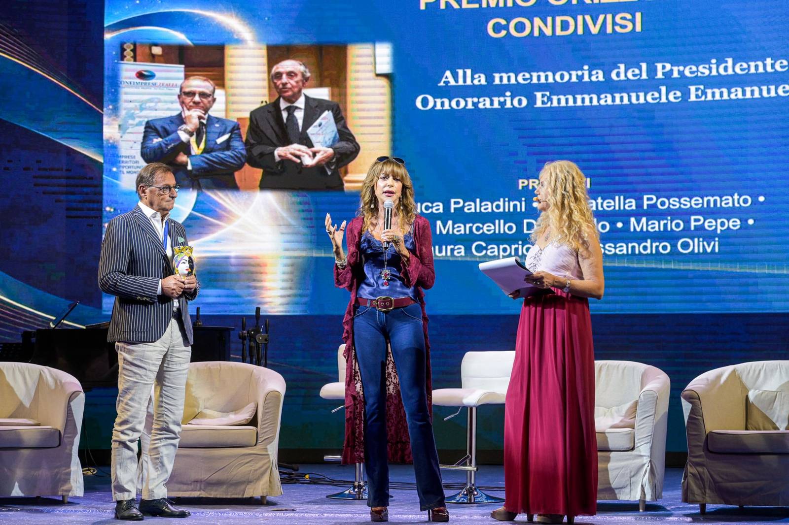 Il palco del Teatro Comunale di Fiuggi durante il Premio Orizzonti Condivisi